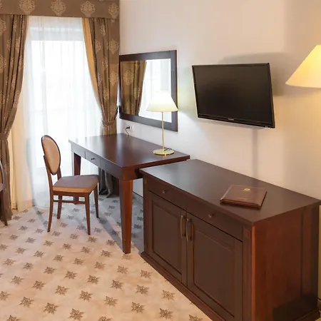 Hotel Katarina 4*